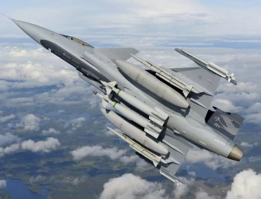 Σουηδία: JAS-39 Gripen έριξε βόμβα GBU-12 των 500 λιβρών για να σβήσει δασική πυρκαγιά (βίντεο)